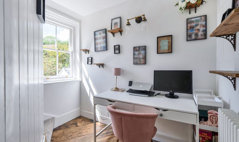South Street, Epsom, KT18