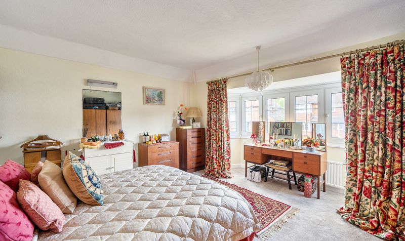 Copse Edge Avenue, Epsom, KT17