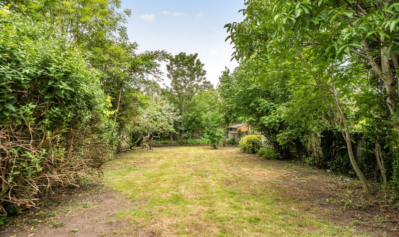 Copse Edge Avenue, Epsom, KT17