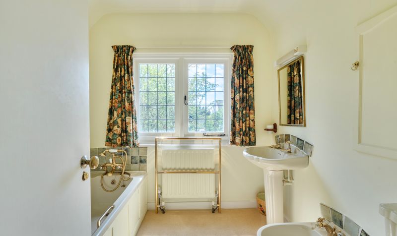 The Mead, Ashtead, KT21