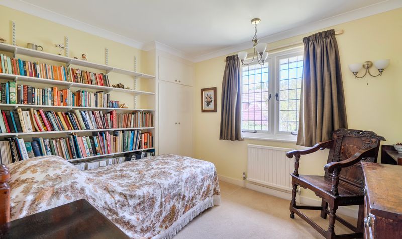 The Mead, Ashtead, KT21