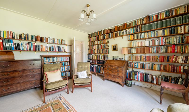 The Mead, Ashtead, KT21