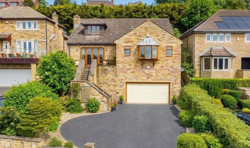 Low Road, Thornhill Edge, WF12