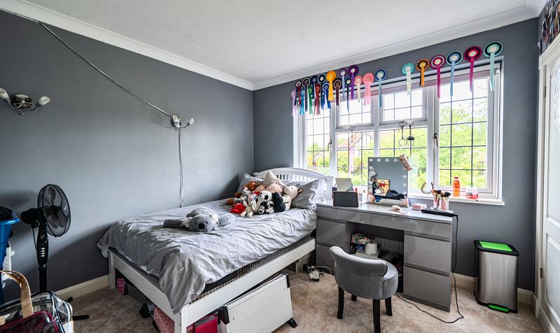 Golf Side, Cheam, SM2