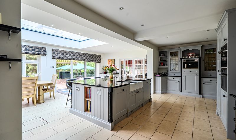 Golf Side, Cheam, SM2