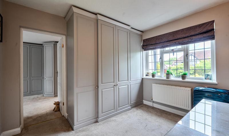 Golf Side, Cheam, SM2