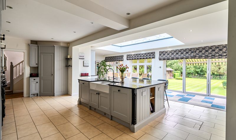 Golf Side, Cheam, SM2