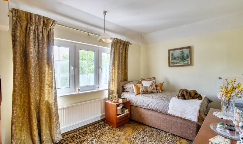 Copse Edge Avenue, Epsom, KT17