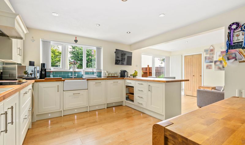 4 Bedroom House For Sale &ndash; Brownings Lane, Breachwood Green, SG4 2