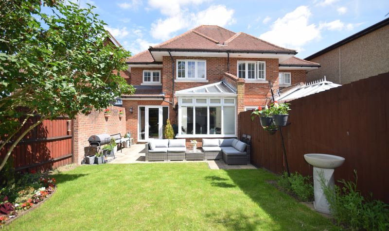 Grosvenor Road, Epsom, KT18