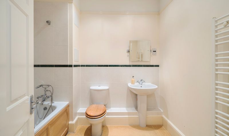 Horton Crescent, Epsom, KT19