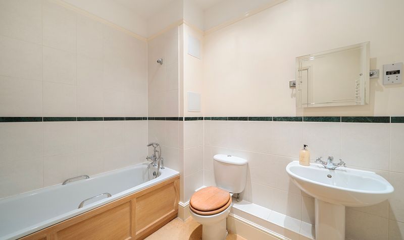 Horton Crescent, Epsom, KT19