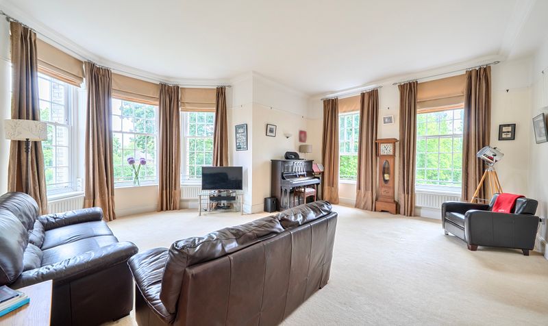 Horton Crescent, Epsom, KT19