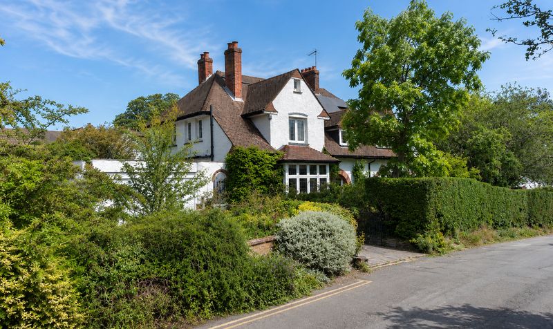 The Mead, Ashtead, KT21