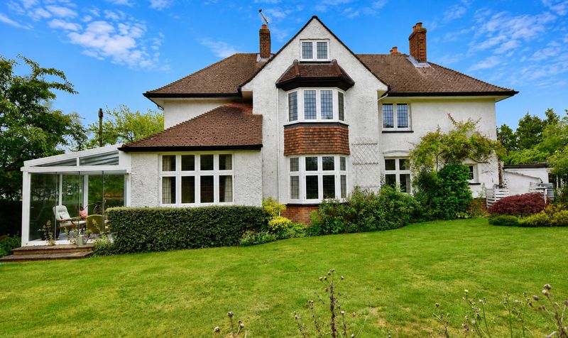 The Mead, Ashtead, KT21