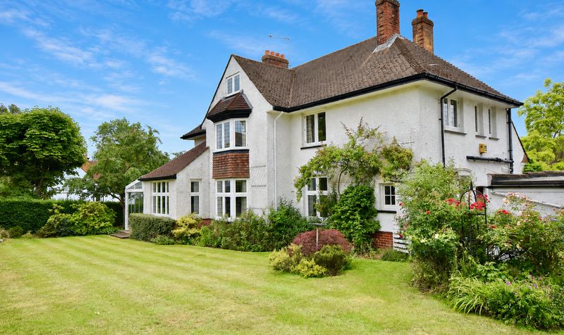 The Mead, Ashtead, KT21