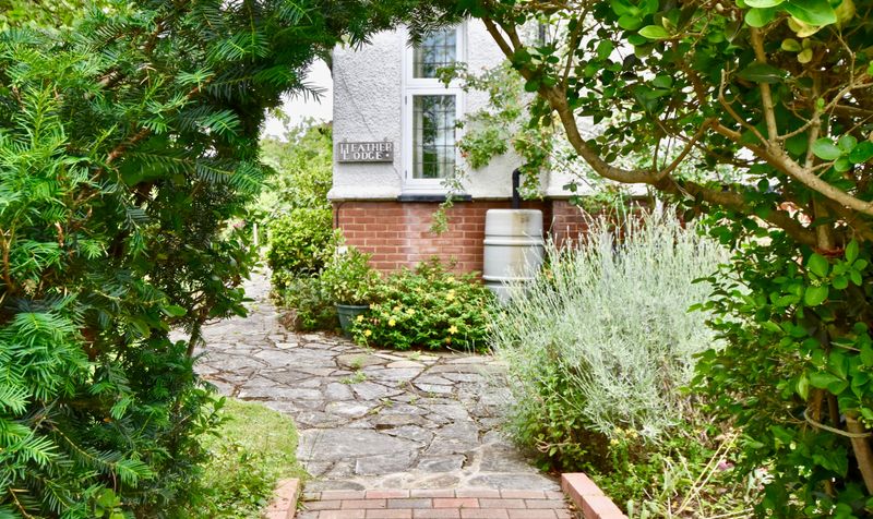 The Mead, Ashtead, KT21