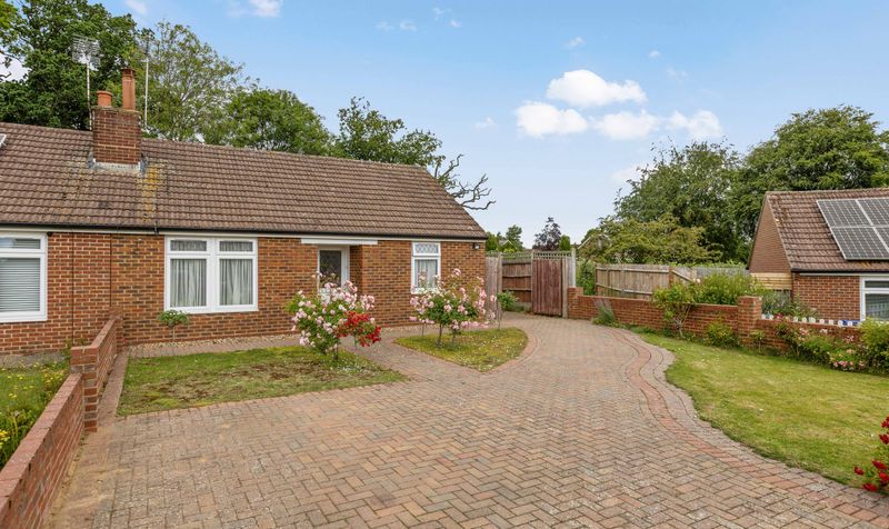 2 Bedroom Bungalow For Sale &ndash; Lawn Close, Offley, SG5