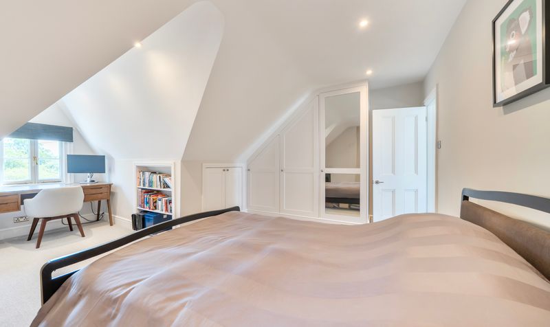 Barnett Wood Lane, Ashtead, KT21