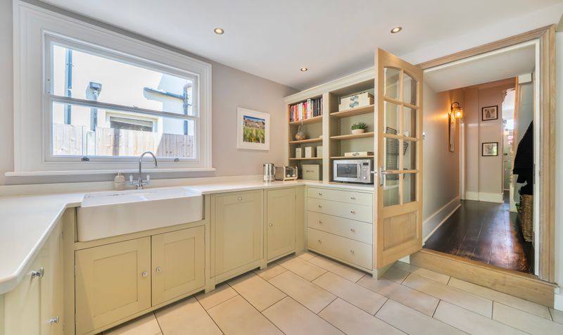 Barnett Wood Lane, Ashtead, KT21