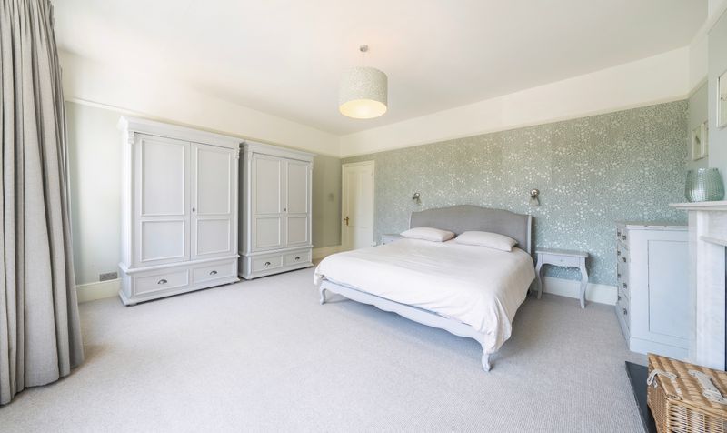Barnett Wood Lane, Ashtead, KT21