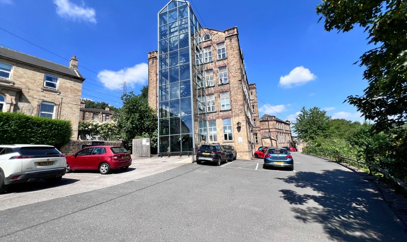 Fearnley Mill Drive, Huddersfield, HD5