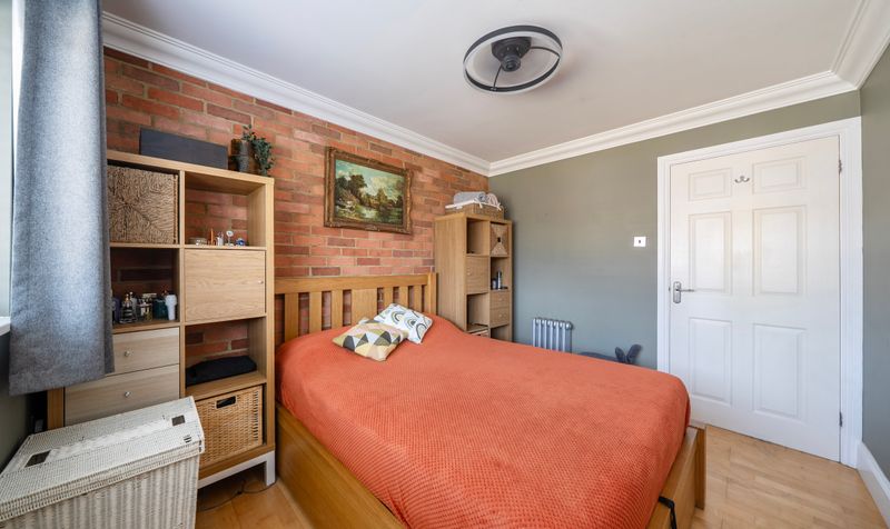 Brookers Close, Ashtead, KT21