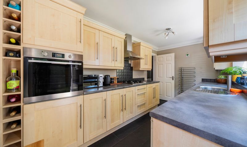 Brookers Close, Ashtead, KT21
