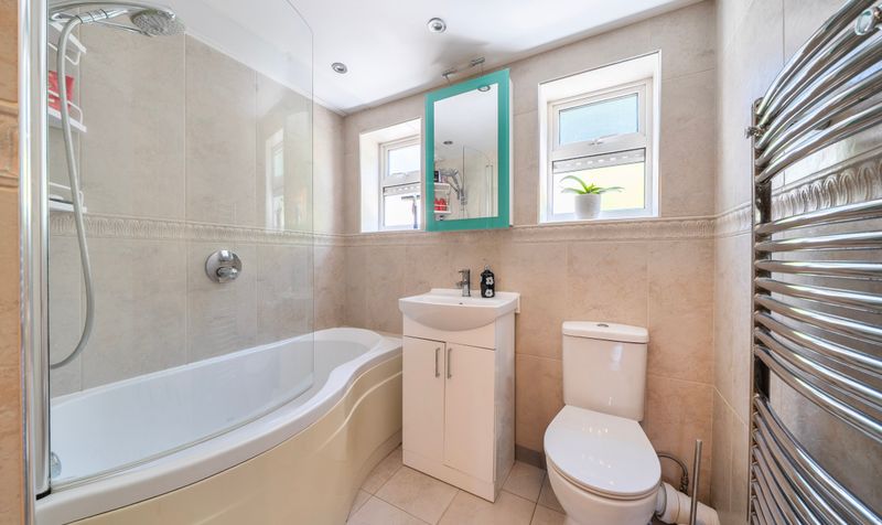 Brookers Close, Ashtead, KT21
