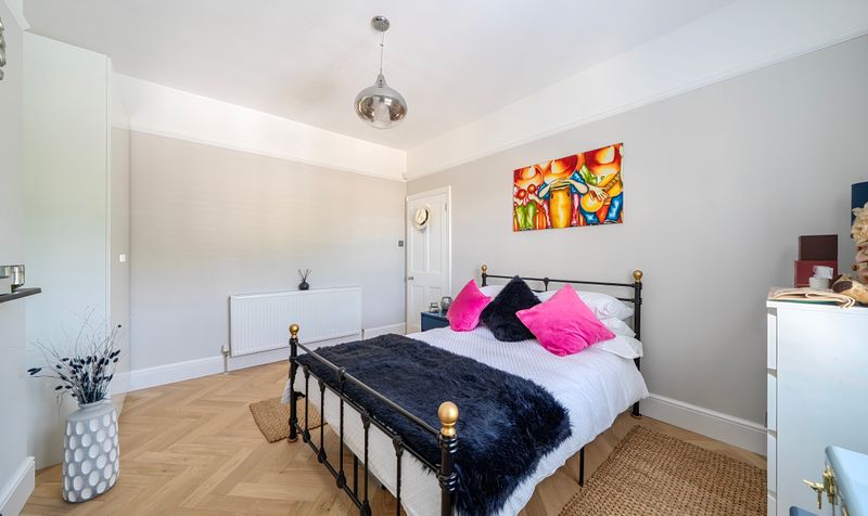 Andrews Close, Epsom, KT17