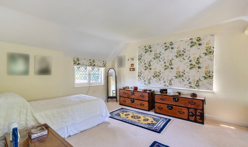 Epsom Road, Ashtead, KT21