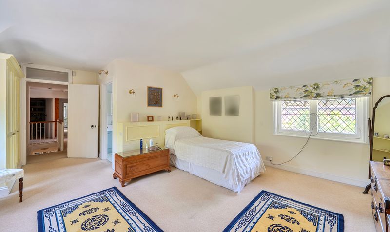 Epsom Road, Ashtead, KT21