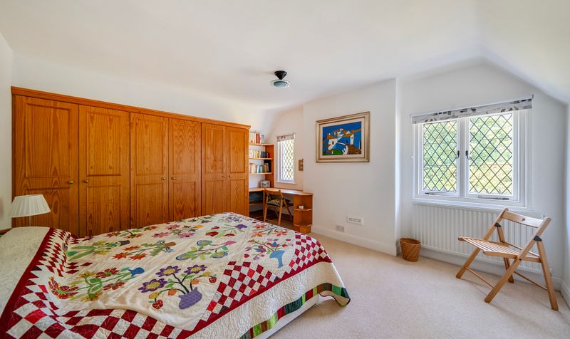 Epsom Road, Ashtead, KT21
