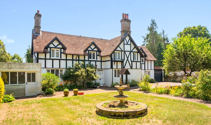 Epsom Road, Ashtead, KT21