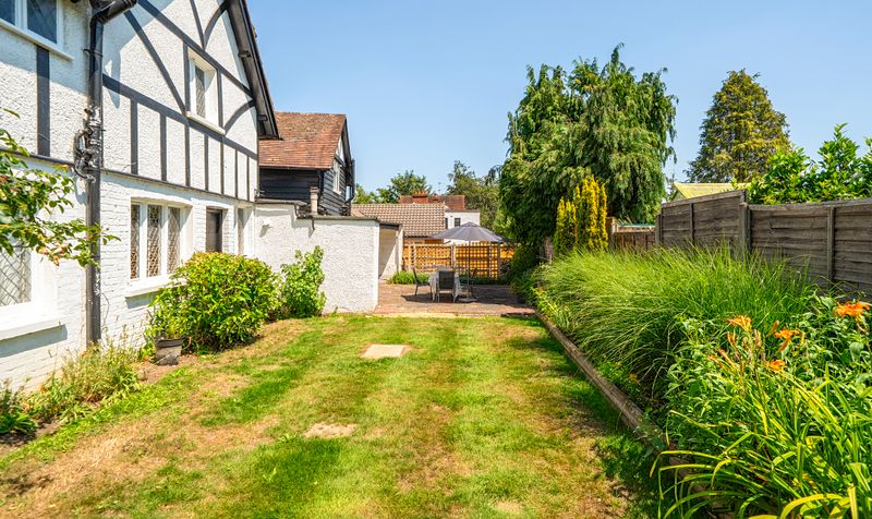 Epsom Road, Ashtead, KT21