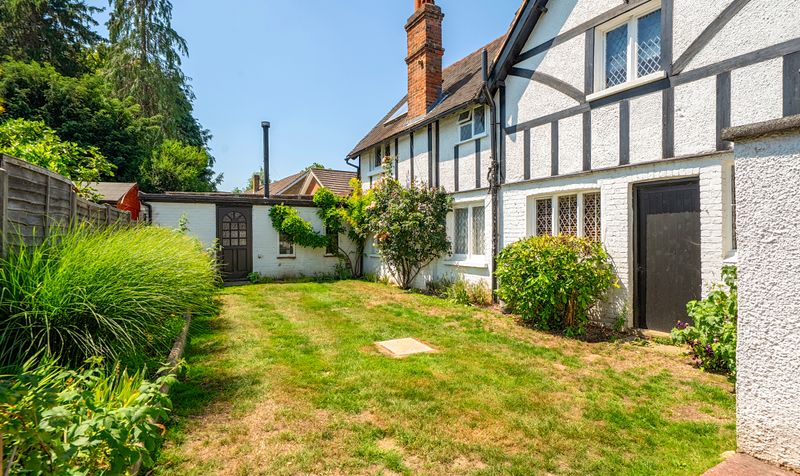 Epsom Road, Ashtead, KT21