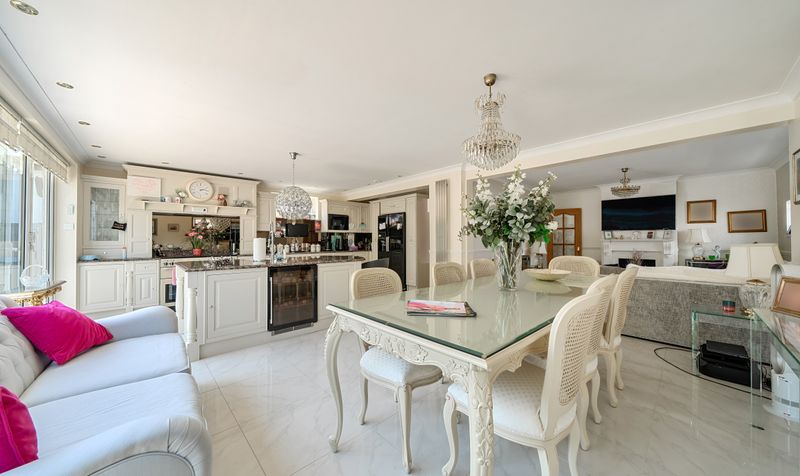 Lansdowne Road, Epsom, KT19