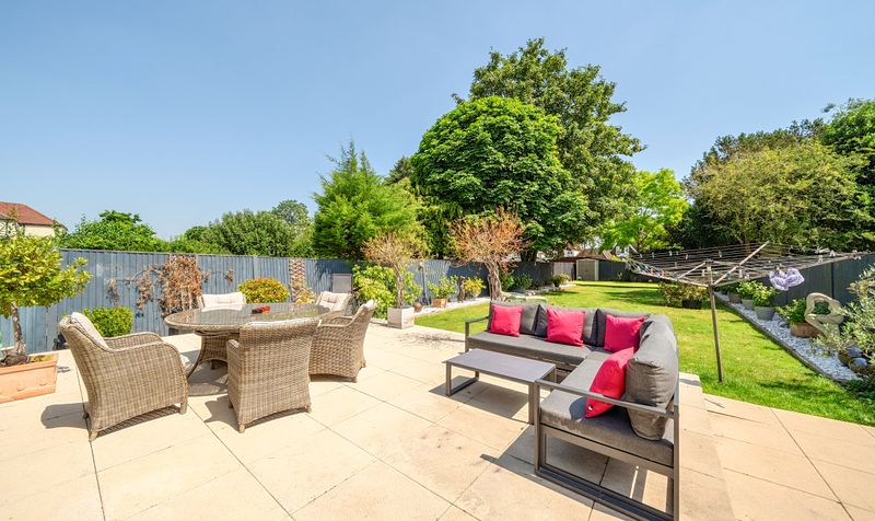 Lansdowne Road, Epsom, KT19