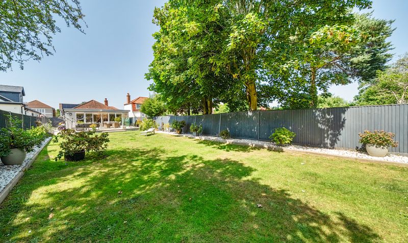 Lansdowne Road, Epsom, KT19