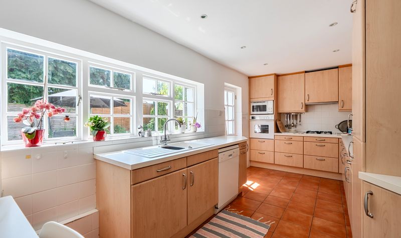 Epsom Road, Ashtead, KT21