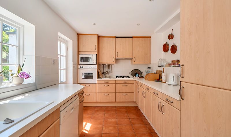 Epsom Road, Ashtead, KT21