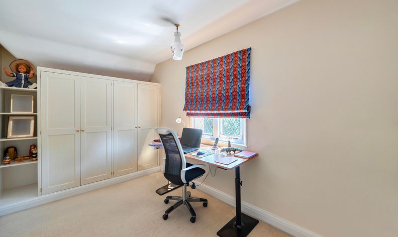 Epsom Road, Ashtead, KT21