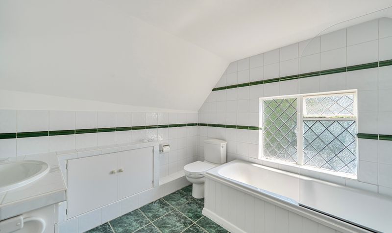 Epsom Road, Ashtead, KT21