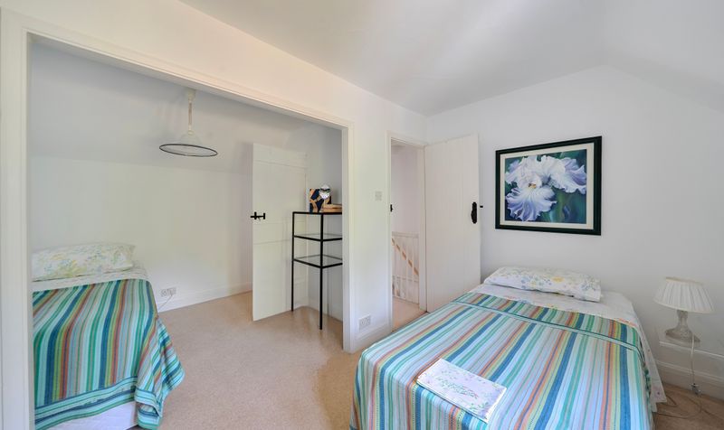 Epsom Road, Ashtead, KT21