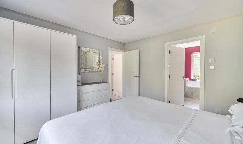 College Avenue, Epsom, KT17