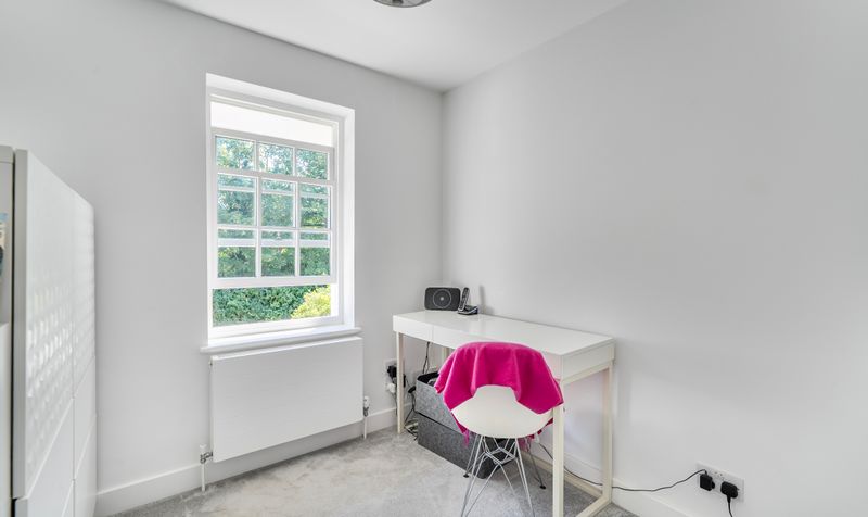 College Avenue, Epsom, KT17
