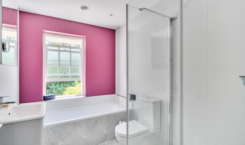 College Avenue, Epsom, KT17