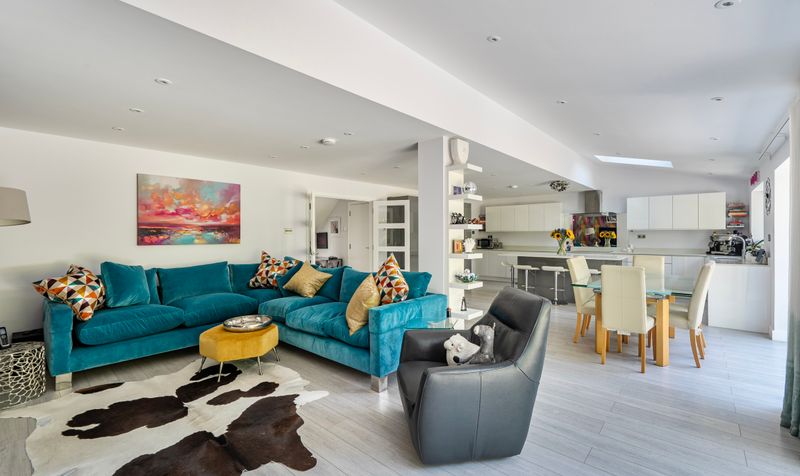 College Avenue, Epsom, KT17
