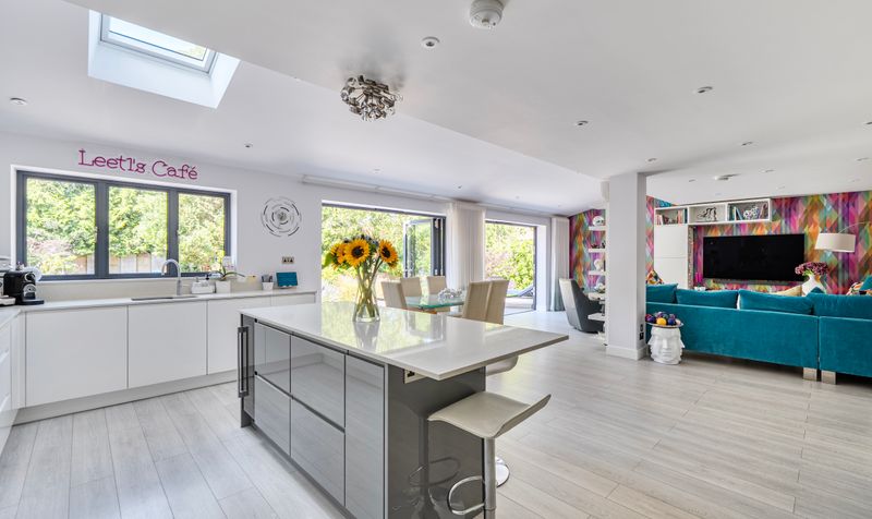 College Avenue, Epsom, KT17