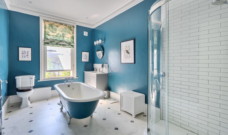 Larkhurst, 11 Highfields, Ashtead KT21 2NL